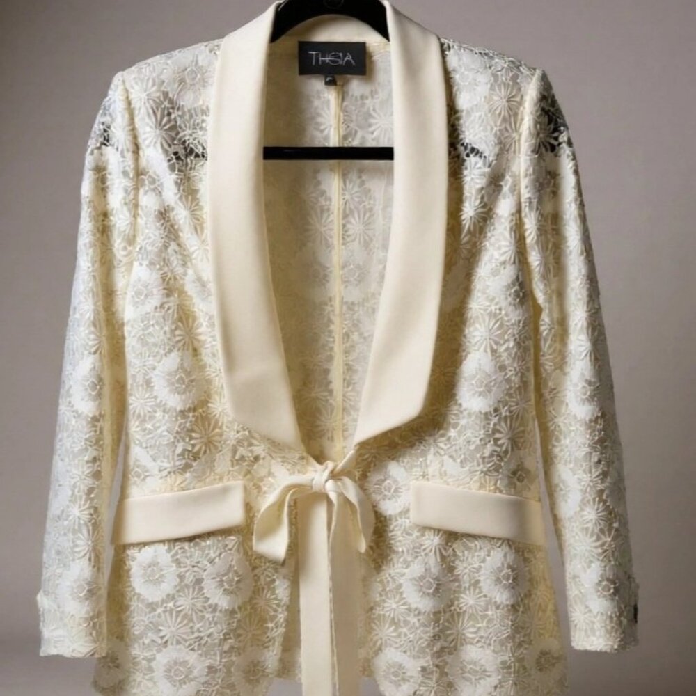 THEIA Cream Lace Blazer & Shorts Set – Size 6